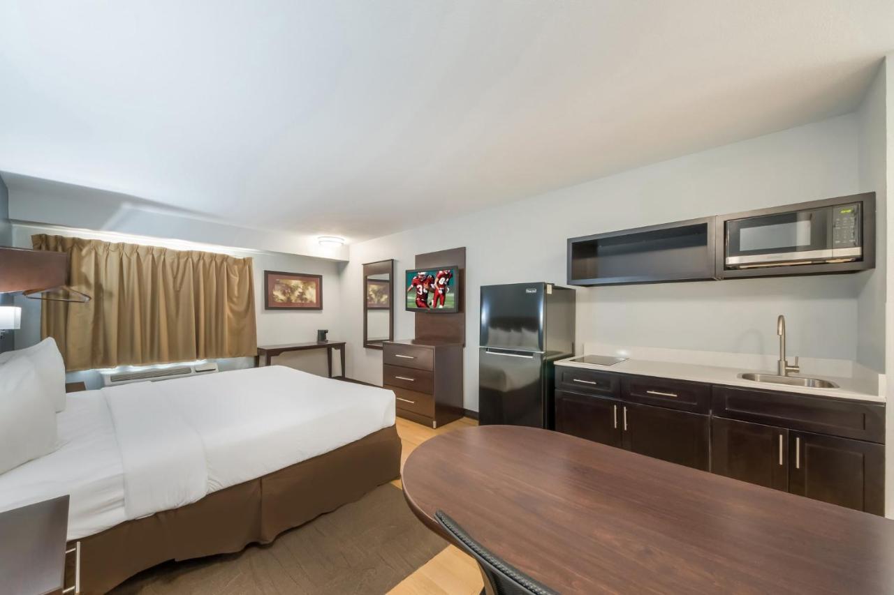 Hometowne Studios By Red Roof San Antonio - Seaworld Northwest المظهر الخارجي الصورة