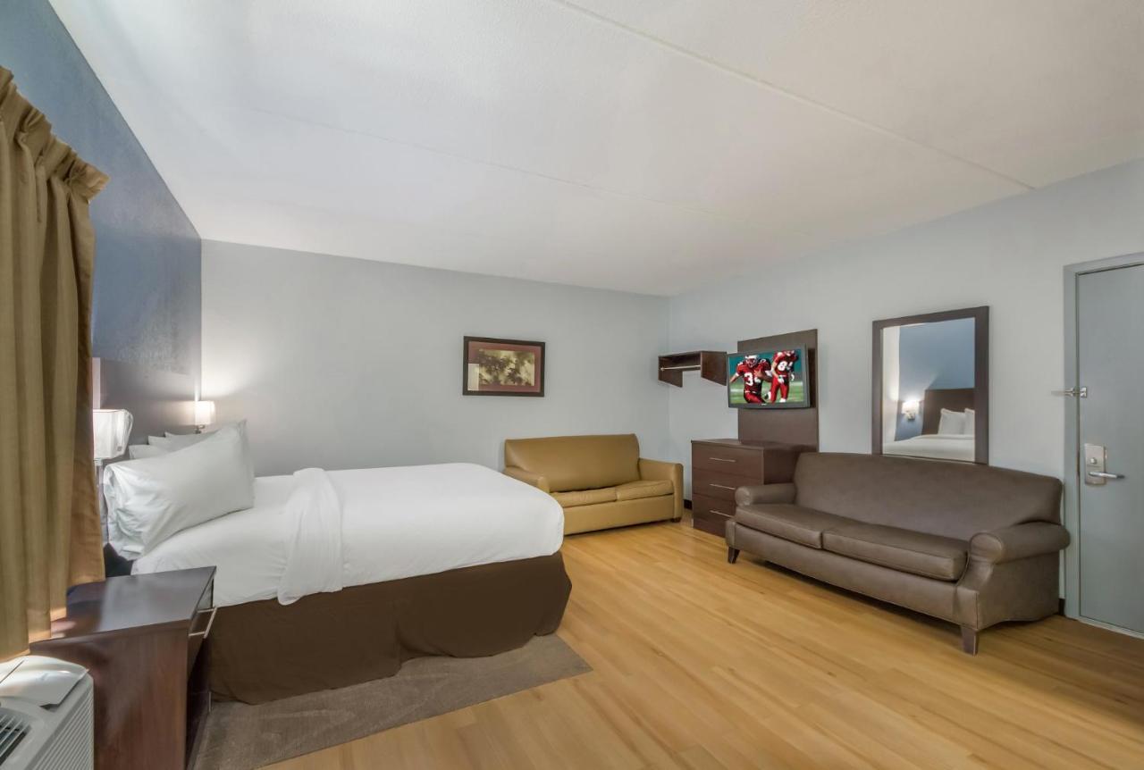 Hometowne Studios By Red Roof San Antonio - Seaworld Northwest المظهر الخارجي الصورة