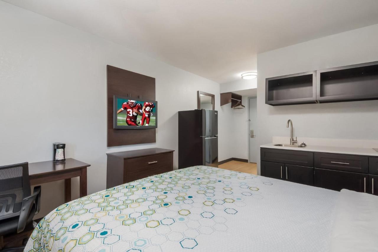 Hometowne Studios By Red Roof San Antonio - Seaworld Northwest المظهر الخارجي الصورة