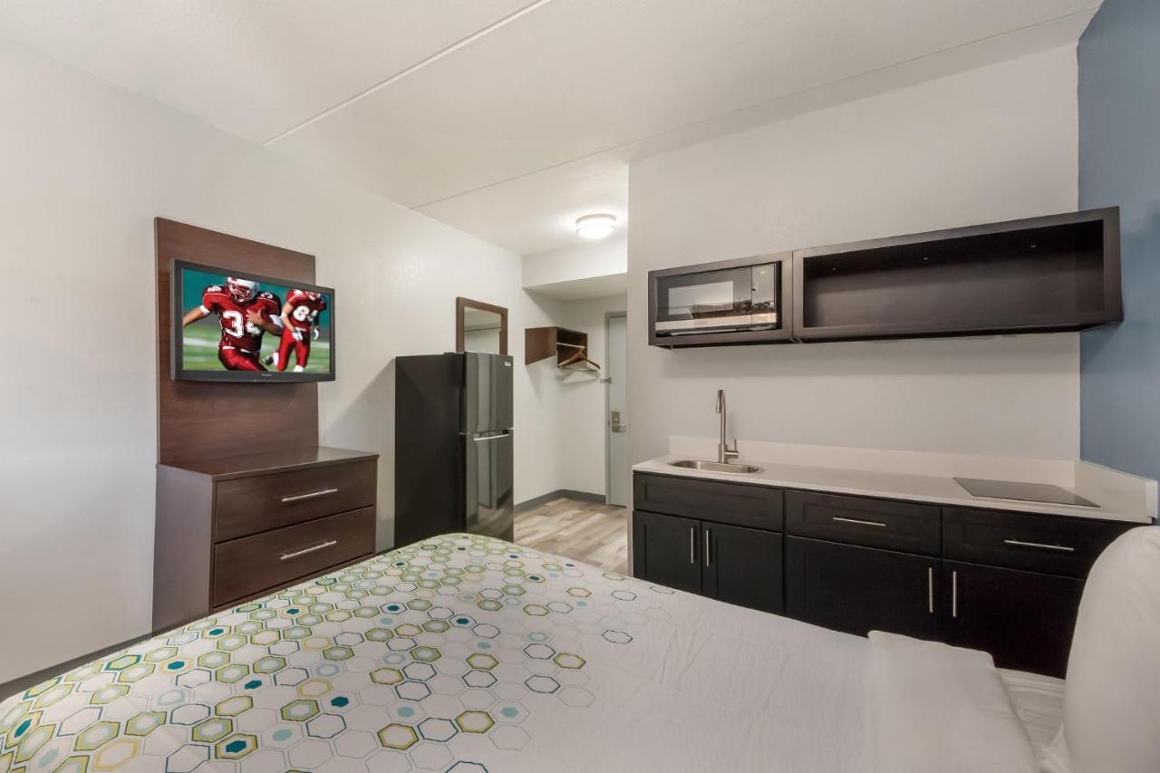 Hometowne Studios By Red Roof San Antonio - Seaworld Northwest المظهر الخارجي الصورة