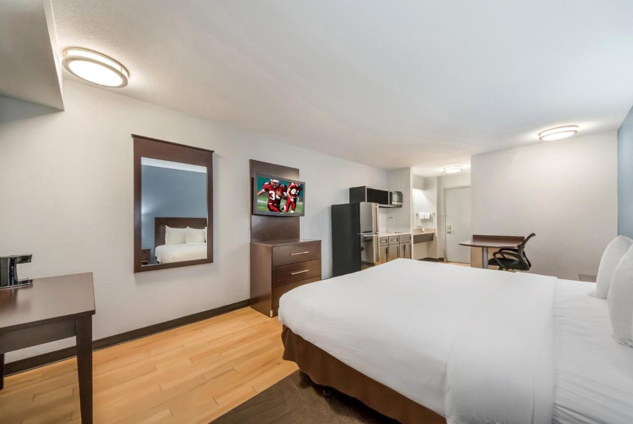 Hometowne Studios By Red Roof San Antonio - Seaworld Northwest المظهر الخارجي الصورة