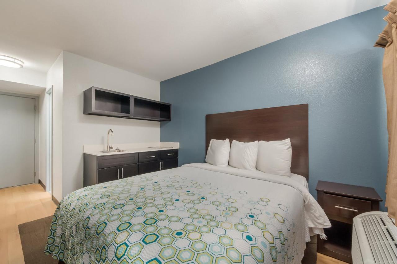 Hometowne Studios By Red Roof San Antonio - Seaworld Northwest المظهر الخارجي الصورة