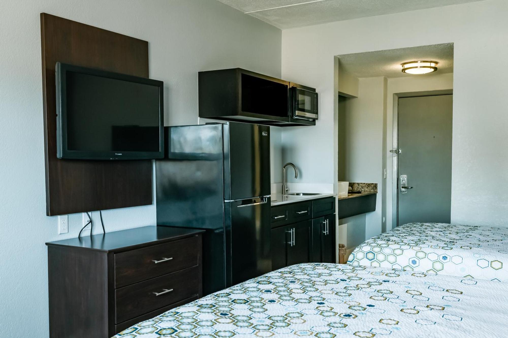 Hometowne Studios By Red Roof San Antonio - Seaworld Northwest المظهر الخارجي الصورة
